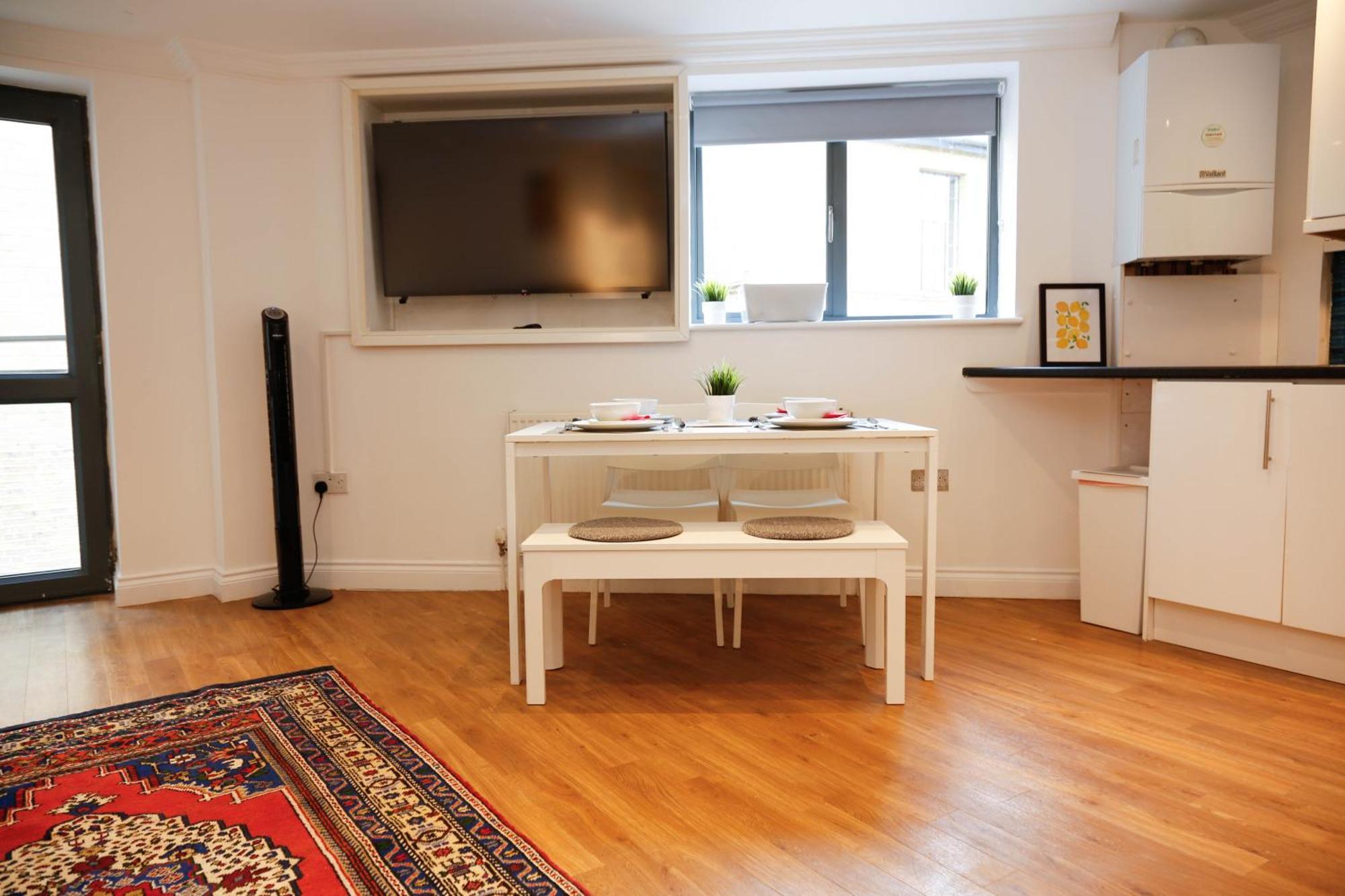 לונדון New Luxury Apartments In Central Location Next To Shops, Cafes, Bars & Metro מראה חיצוני תמונה
