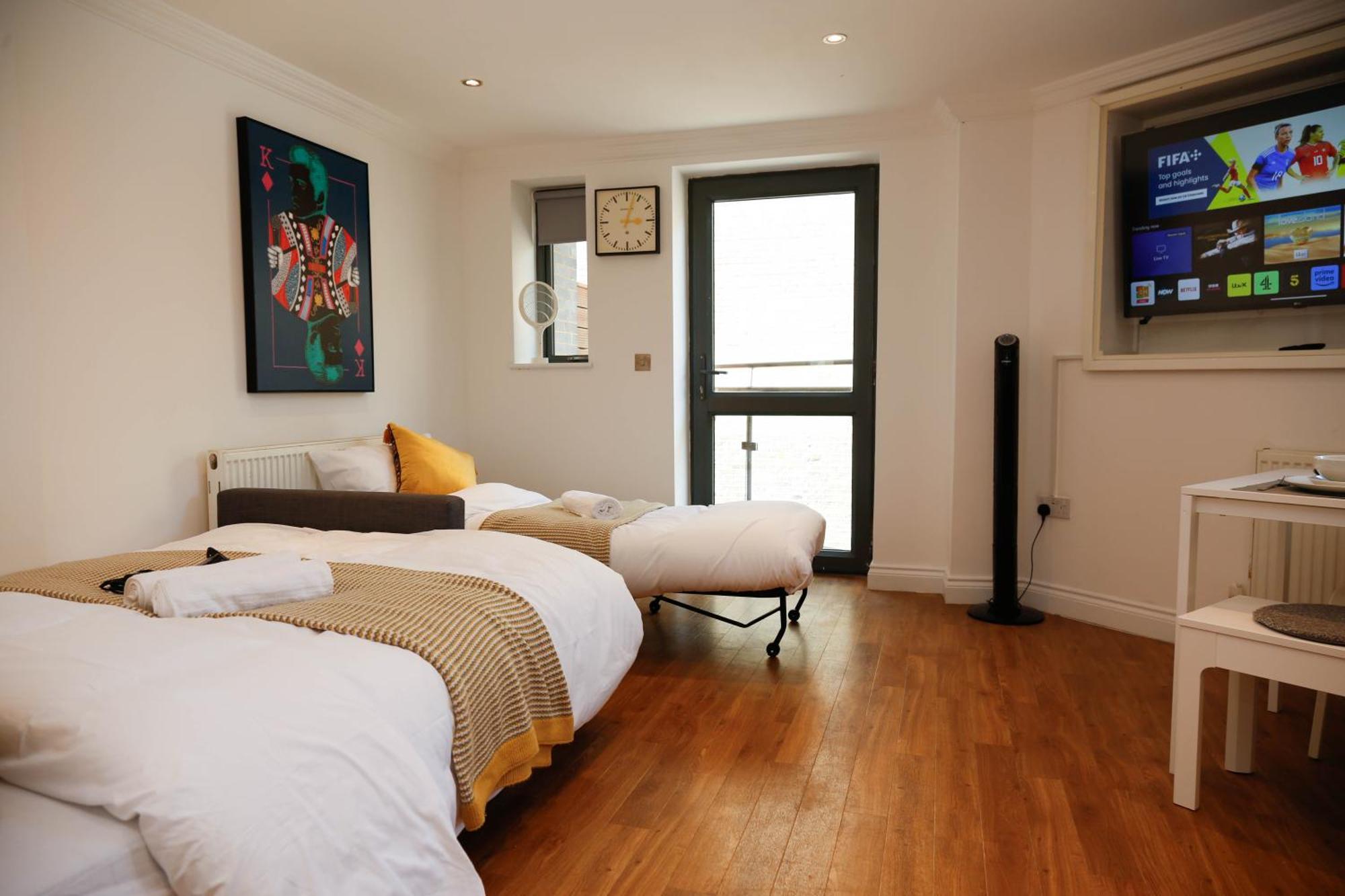 לונדון New Luxury Apartments In Central Location Next To Shops, Cafes, Bars & Metro מראה חיצוני תמונה