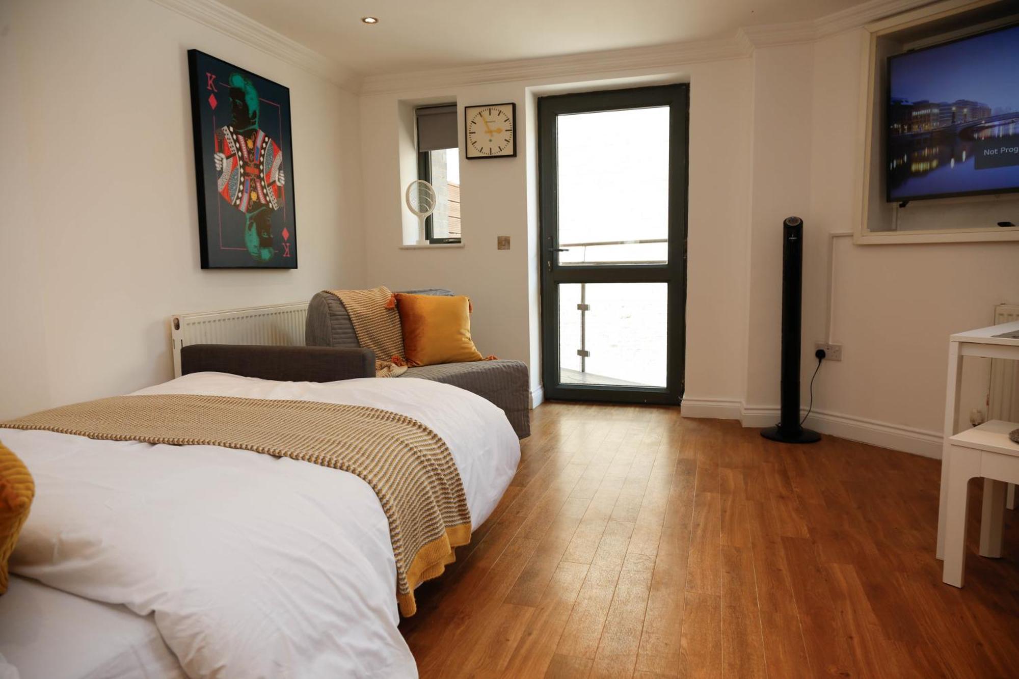 לונדון New Luxury Apartments In Central Location Next To Shops, Cafes, Bars & Metro מראה חיצוני תמונה