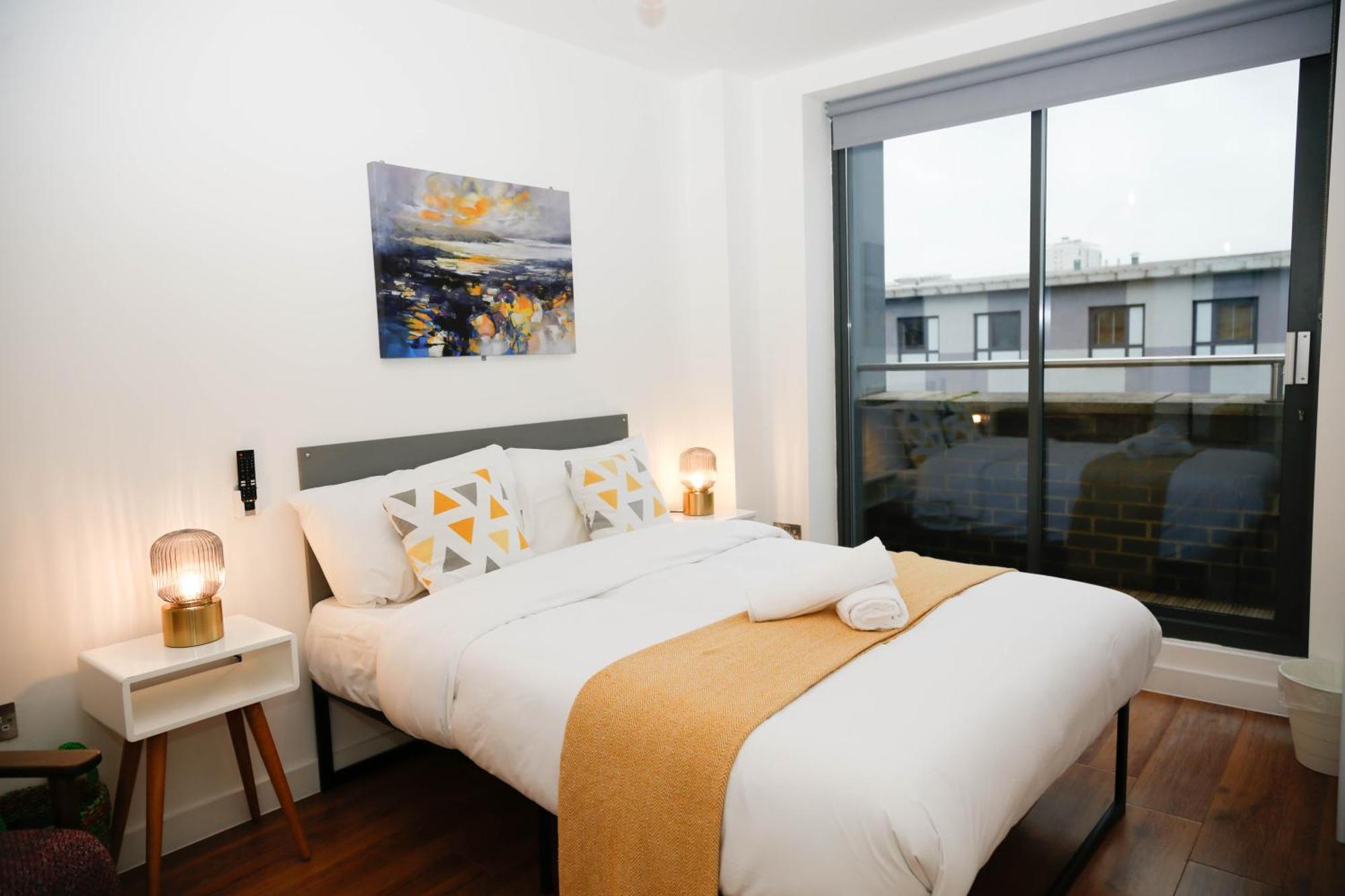 לונדון New Luxury Apartments In Central Location Next To Shops, Cafes, Bars & Metro מראה חיצוני תמונה