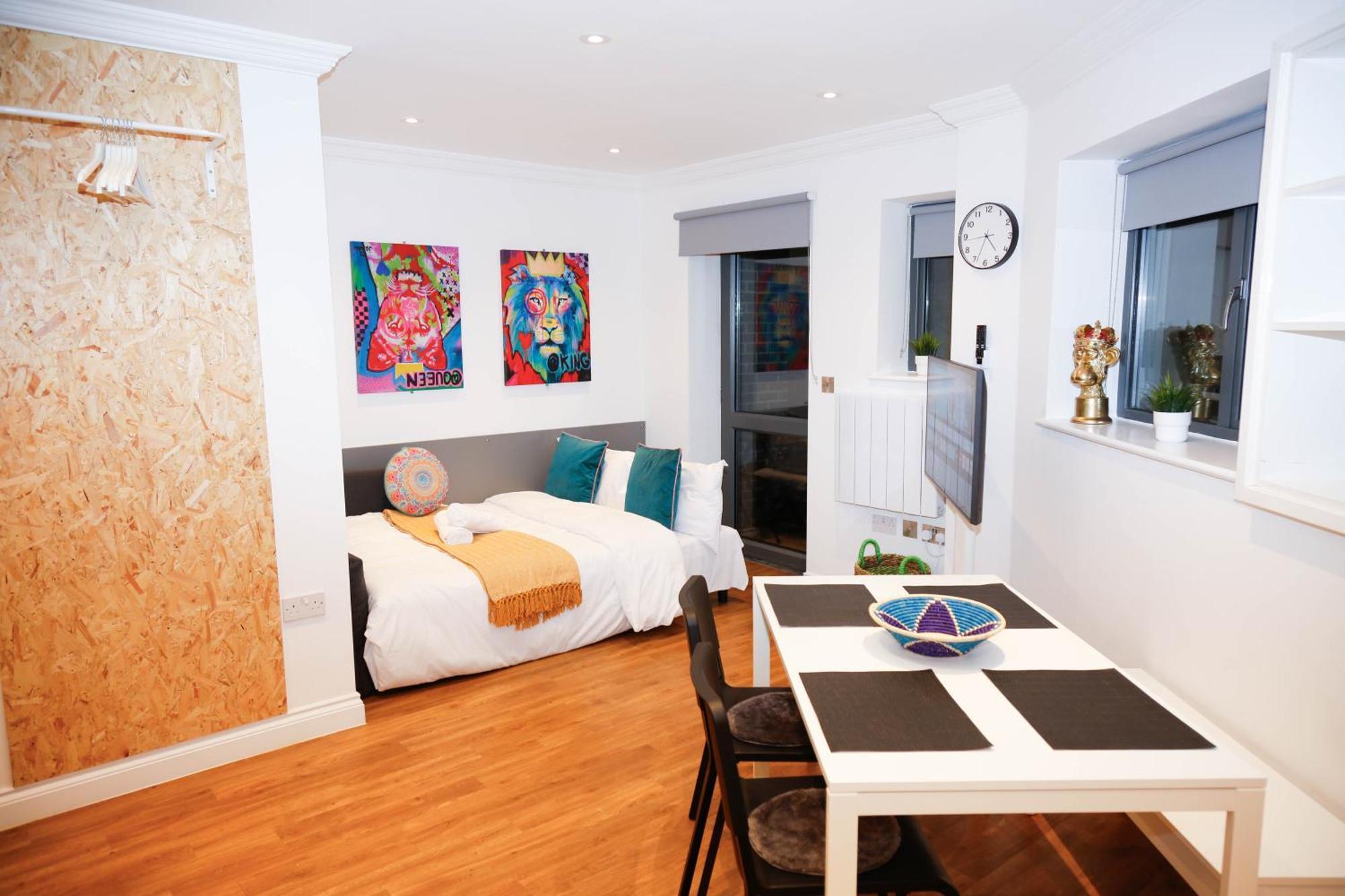 לונדון New Luxury Apartments In Central Location Next To Shops, Cafes, Bars & Metro מראה חיצוני תמונה