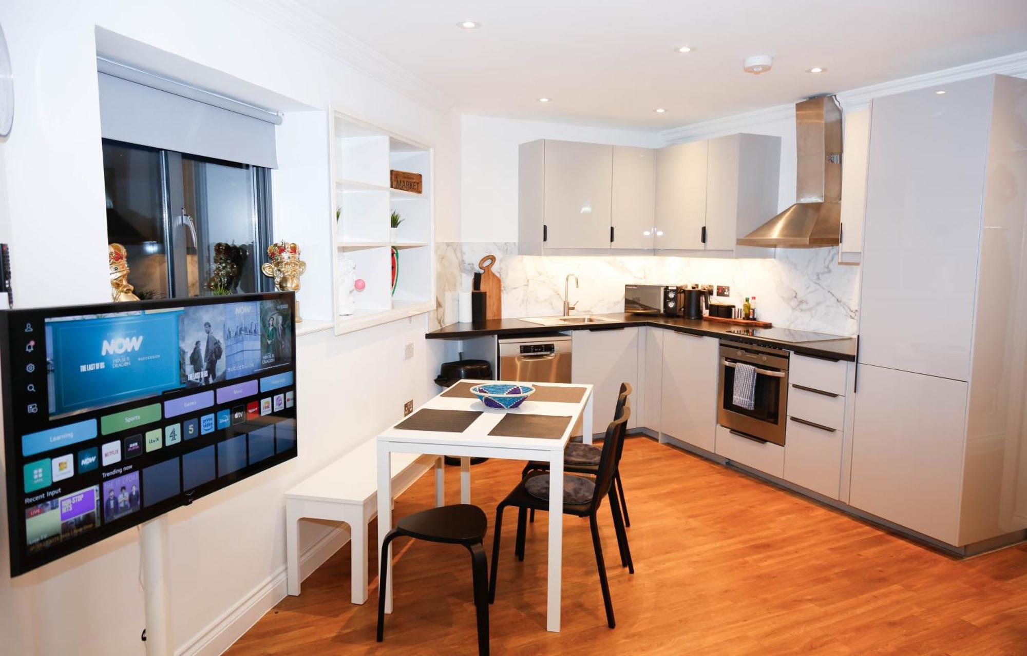 לונדון New Luxury Apartments In Central Location Next To Shops, Cafes, Bars & Metro מראה חיצוני תמונה