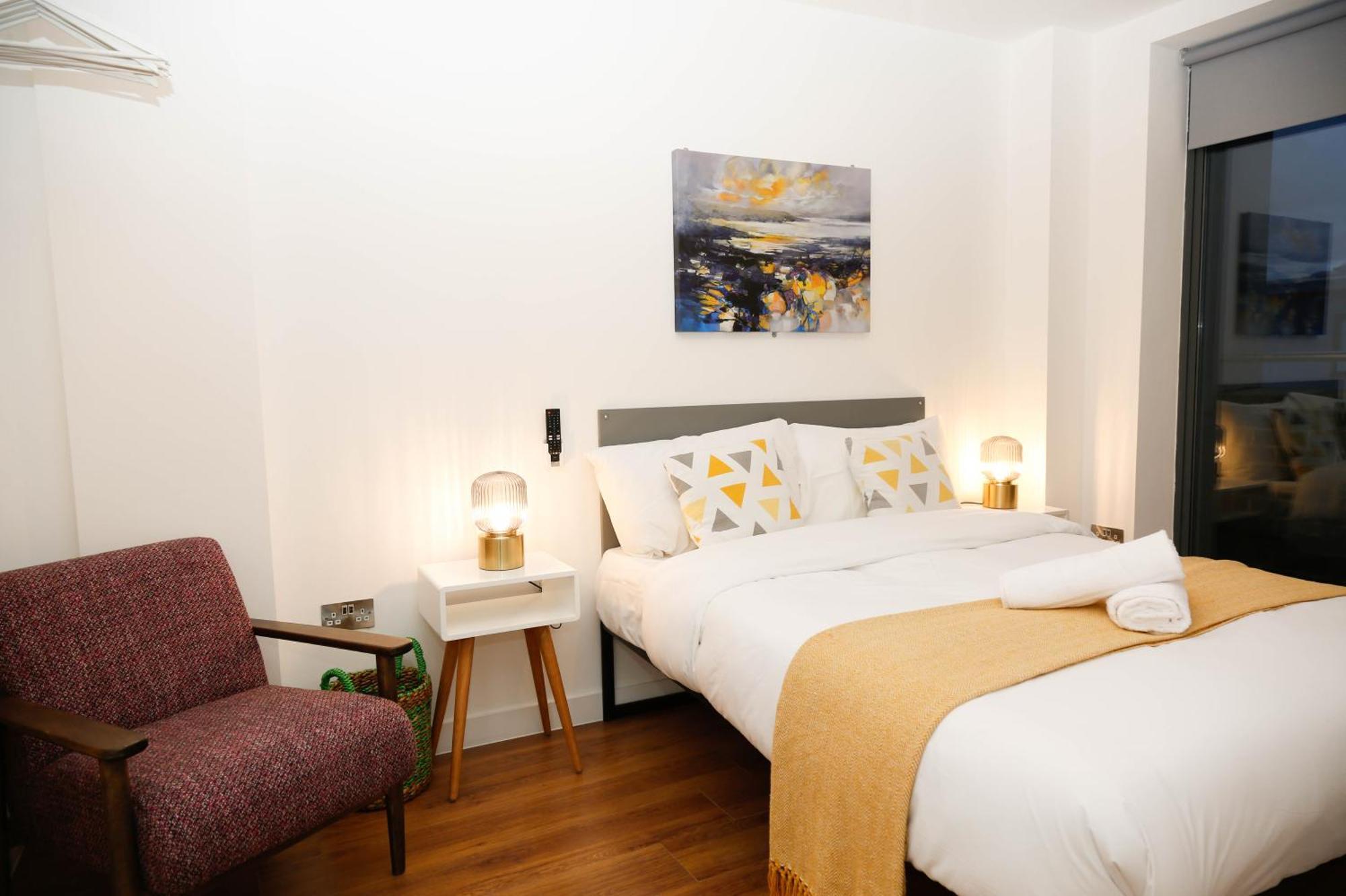 לונדון New Luxury Apartments In Central Location Next To Shops, Cafes, Bars & Metro מראה חיצוני תמונה