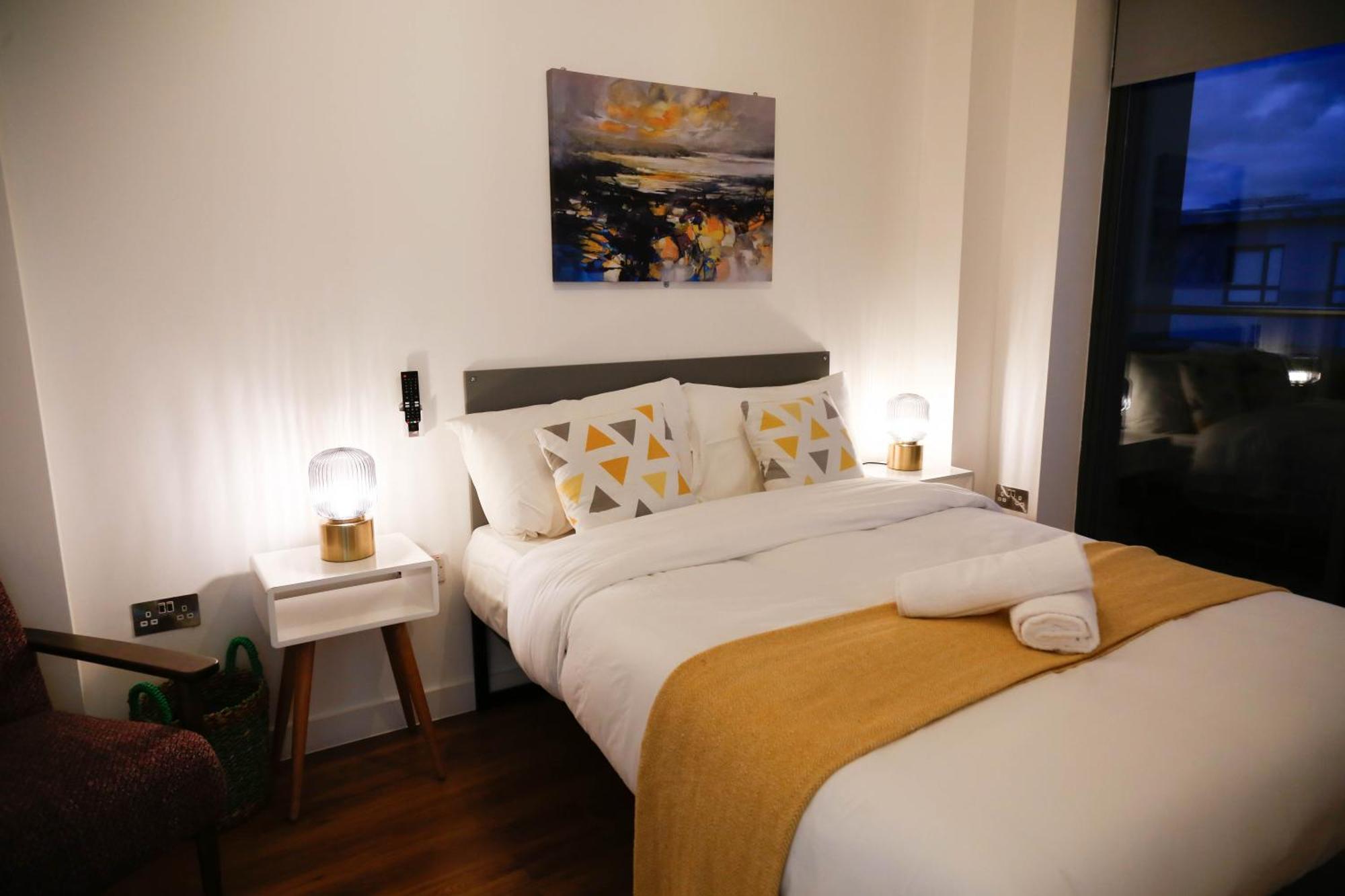 לונדון New Luxury Apartments In Central Location Next To Shops, Cafes, Bars & Metro מראה חיצוני תמונה