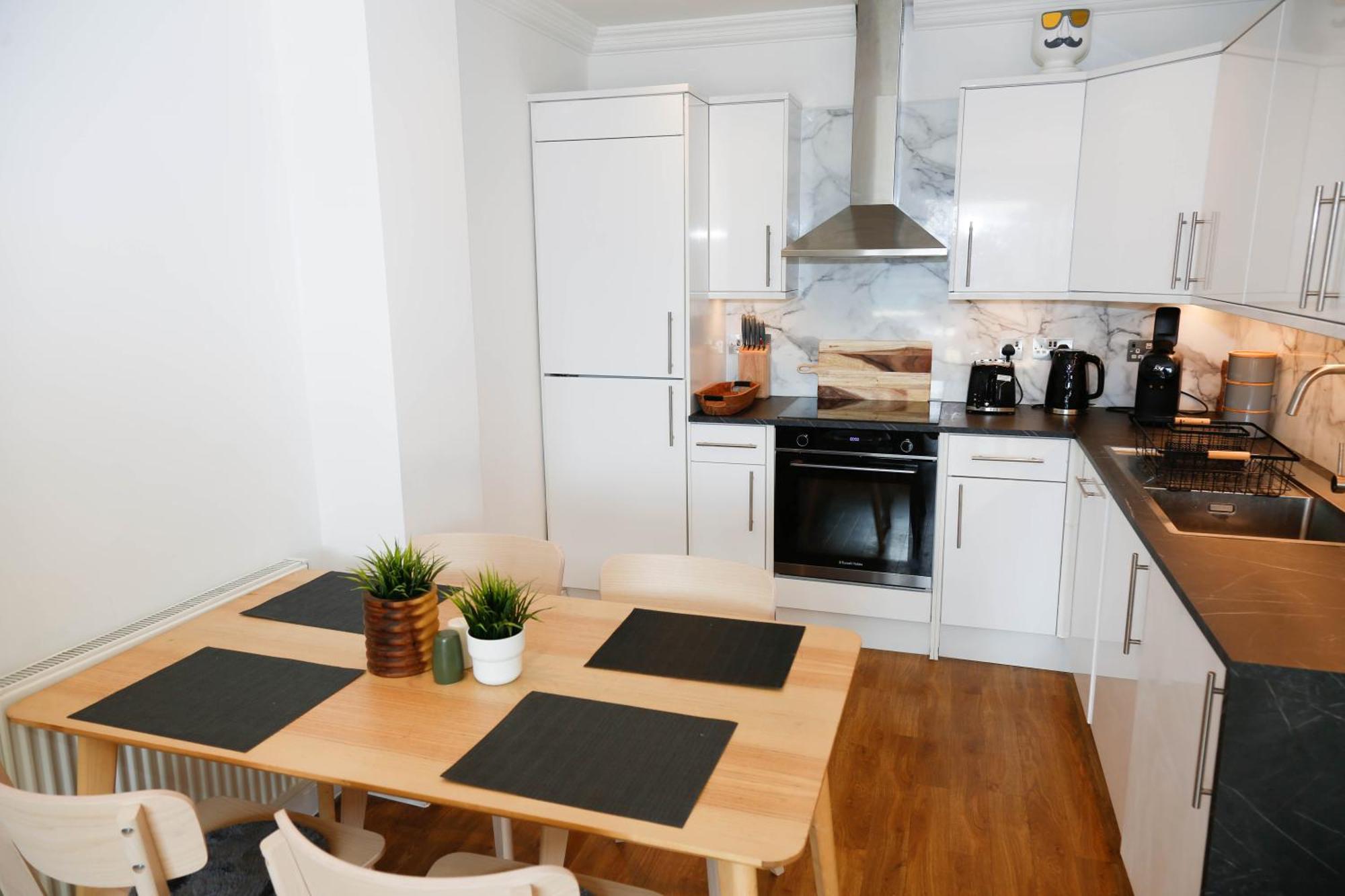 לונדון New Luxury Apartments In Central Location Next To Shops, Cafes, Bars & Metro מראה חיצוני תמונה